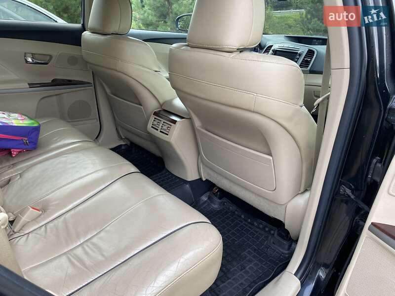 Позашляховик / Кросовер Toyota Venza 2011 в Києві