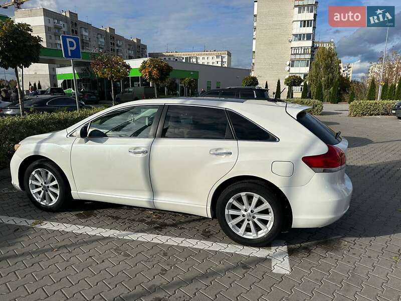 Позашляховик / Кросовер Toyota Venza 2011 в Житомирі