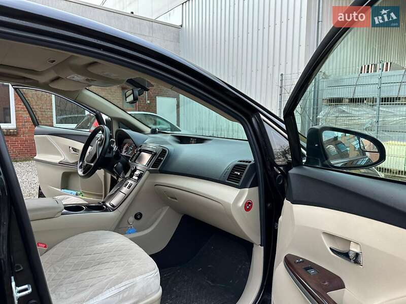 Позашляховик / Кросовер Toyota Venza 2013 в Києві
