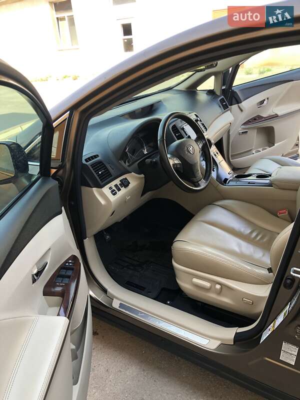 Позашляховик / Кросовер Toyota Venza 2011 в Миколаєві