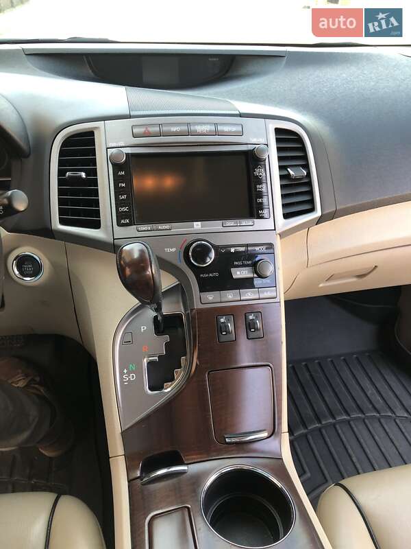 Позашляховик / Кросовер Toyota Venza 2011 в Миколаєві