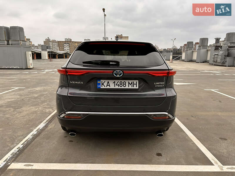 Позашляховик / Кросовер Toyota Venza 2021 в Києві