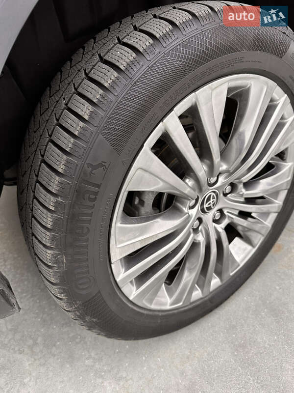 Позашляховик / Кросовер Toyota Venza 2021 в Києві