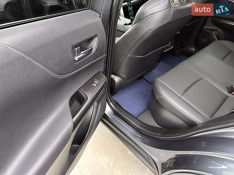 Позашляховик / Кросовер Toyota Venza 2021 в Києві