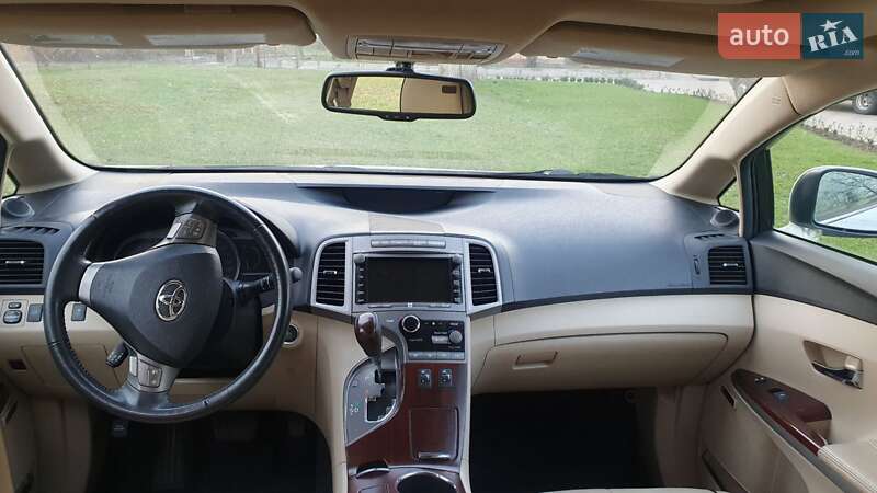 Внедорожник / Кроссовер Toyota Venza 2011 в Черкассах