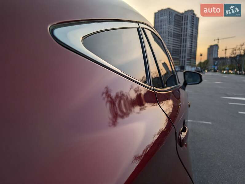 Внедорожник / Кроссовер Toyota Venza 2021 в Киеве