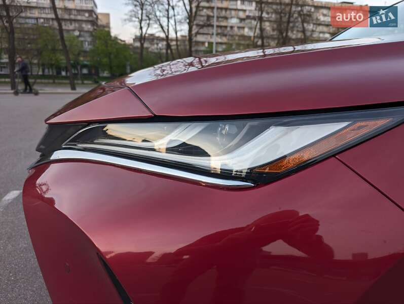 Внедорожник / Кроссовер Toyota Venza 2021 в Киеве