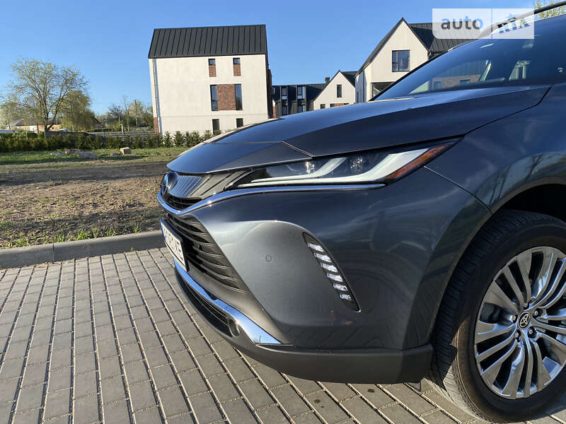 Позашляховик / Кросовер Toyota Venza 2021 в Умані