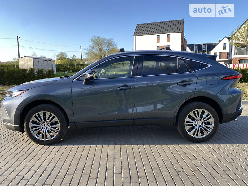 Позашляховик / Кросовер Toyota Venza 2021 в Умані