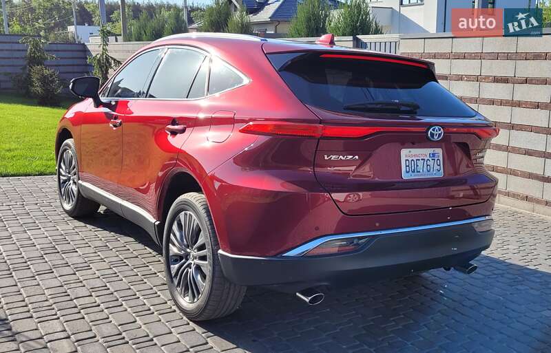 Позашляховик / Кросовер Toyota Venza 2021 в Дніпрі