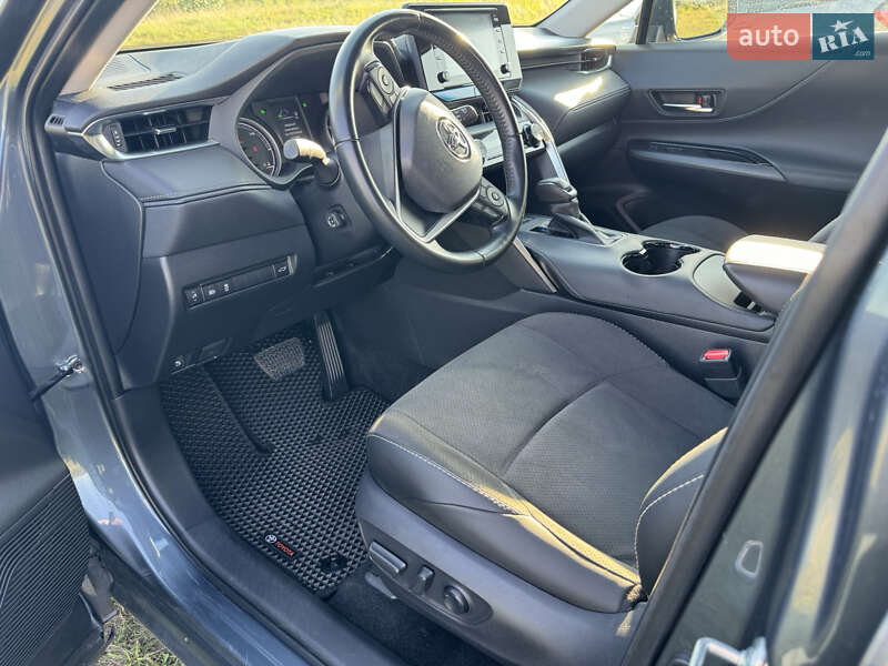 Позашляховик / Кросовер Toyota Venza 2022 в Луцьку