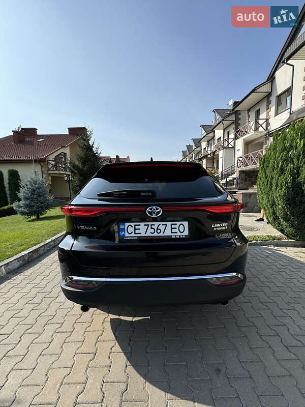 Позашляховик / Кросовер Toyota Venza 2021 в Чернівцях