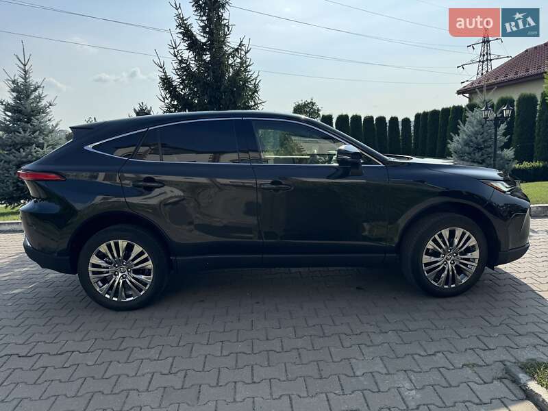 Позашляховик / Кросовер Toyota Venza 2021 в Чернівцях