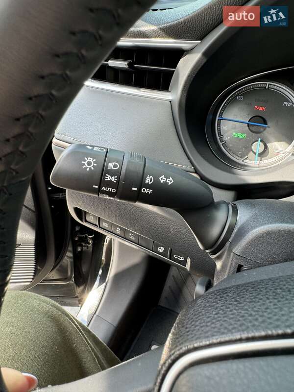 Позашляховик / Кросовер Toyota Venza 2021 в Чернівцях