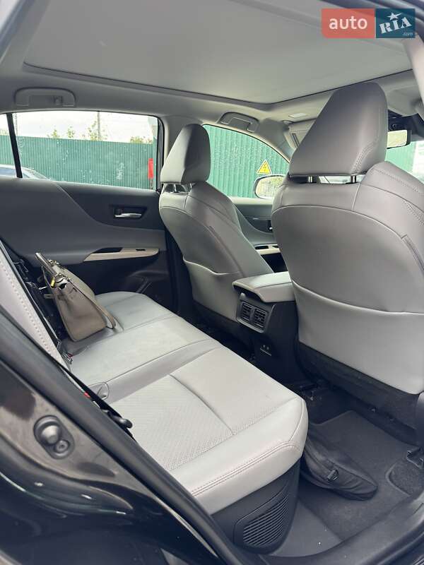 Позашляховик / Кросовер Toyota Venza 2021 в Чернівцях