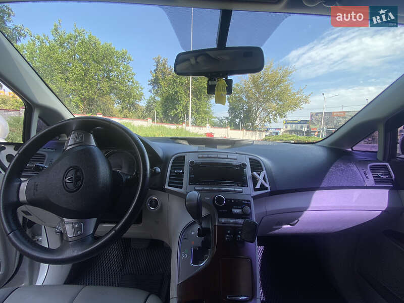 Внедорожник / Кроссовер Toyota Venza 2010 в Черкассах