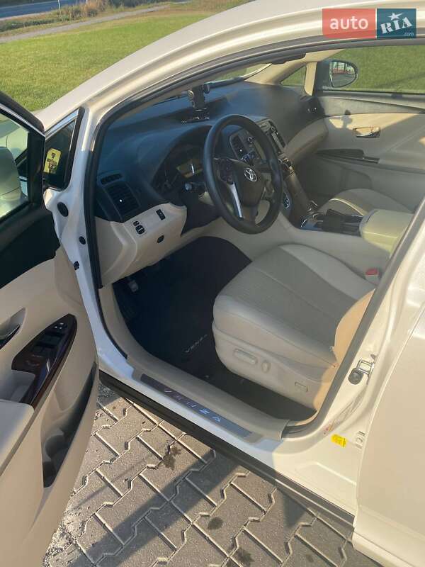 Позашляховик / Кросовер Toyota Venza 2015 в Тернополі