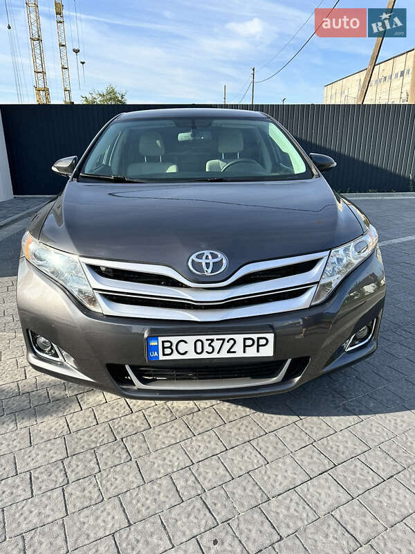 Позашляховик / Кросовер Toyota Venza 2014 в Львові
