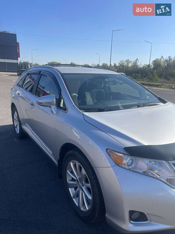 Позашляховик / Кросовер Toyota Venza 2013 в Києві