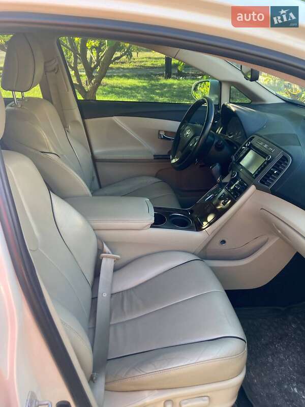 Позашляховик / Кросовер Toyota Venza 2013 в Запоріжжі