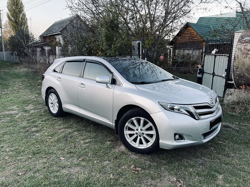 Позашляховик / Кросовер Toyota Venza 2012 в Києві