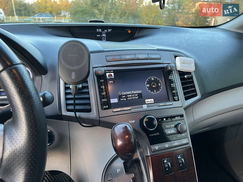 Позашляховик / Кросовер Toyota Venza 2011 в Бершаді