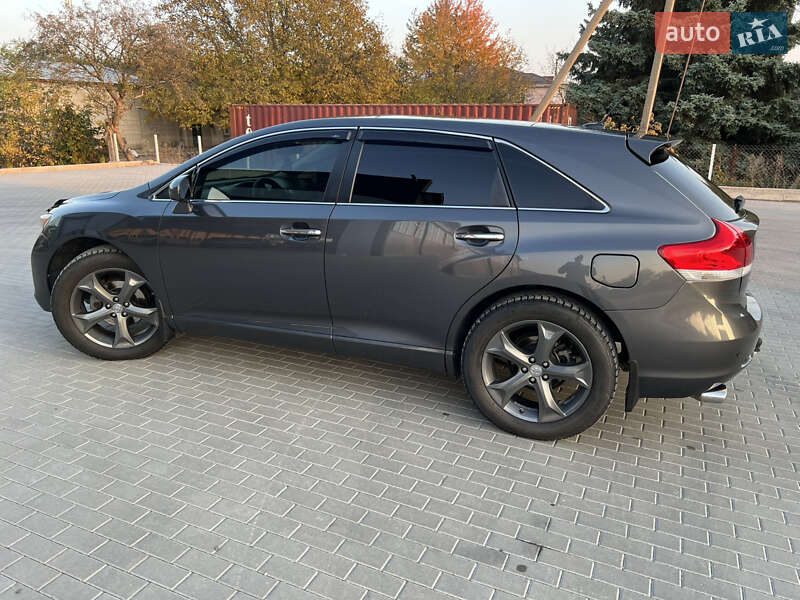 Позашляховик / Кросовер Toyota Venza 2011 в Бершаді
