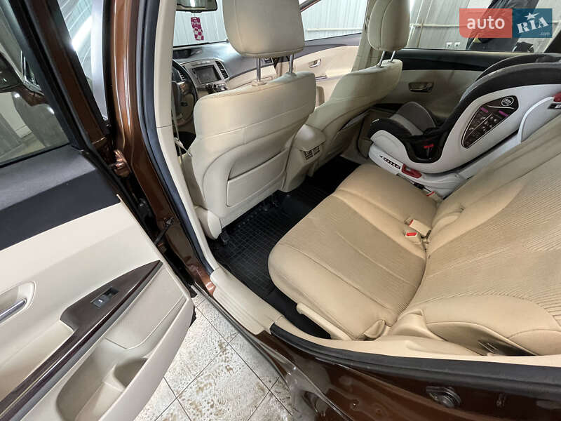 Позашляховик / Кросовер Toyota Venza 2012 в Тернополі