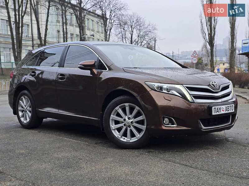 Позашляховик / Кросовер Toyota Venza 2013 в Києві