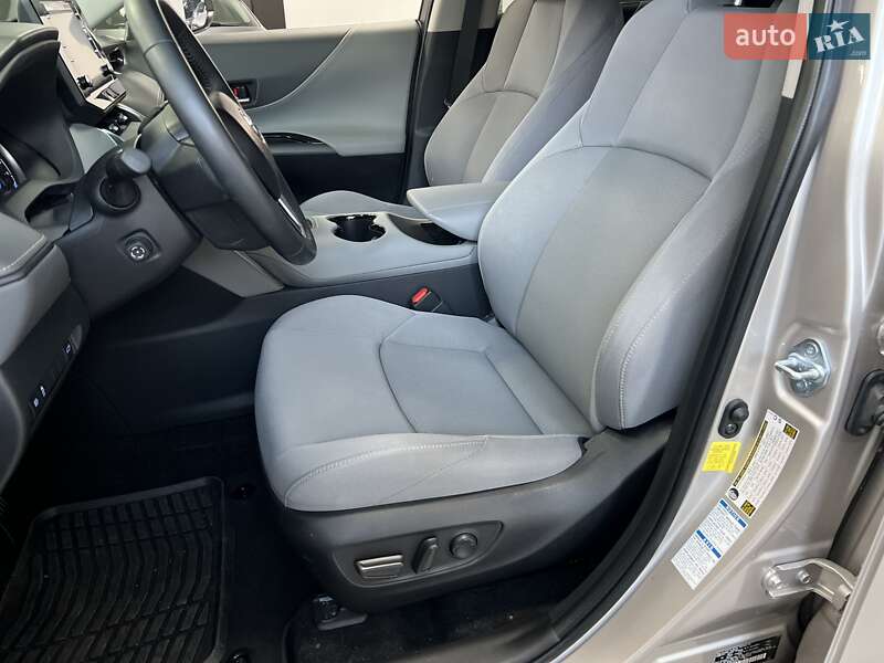 Позашляховик / Кросовер Toyota Venza 2021 в Полтаві