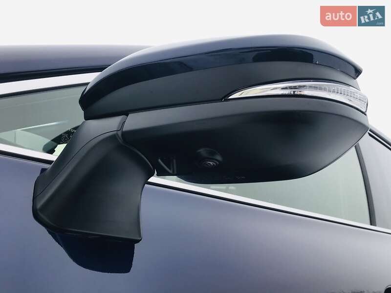 Внедорожник / Кроссовер Toyota Venza 2021 в Киеве