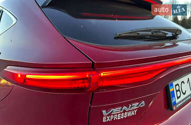 Внедорожник / Кроссовер Toyota Venza 2021 в Львове
