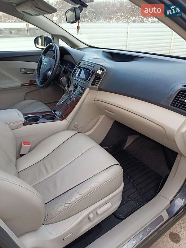 Внедорожник / Кроссовер Toyota Venza 2011 в Бориславе