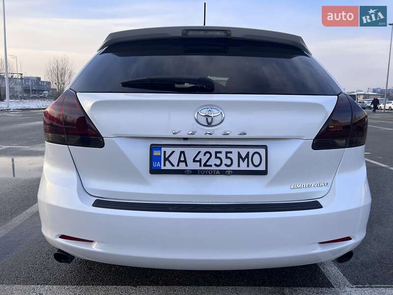 Позашляховик / Кросовер Toyota Venza 2013 в Києві
