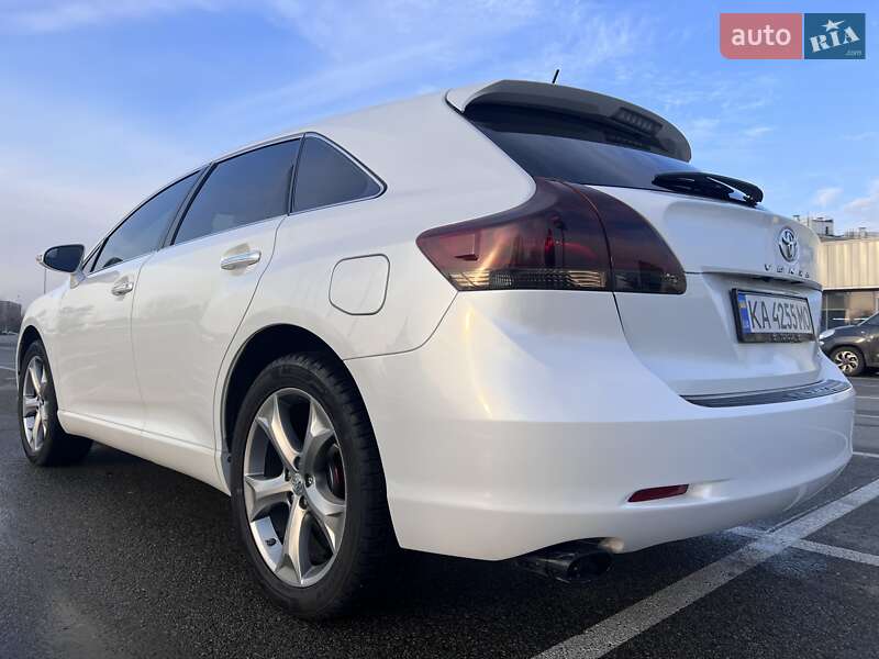 Позашляховик / Кросовер Toyota Venza 2013 в Києві
