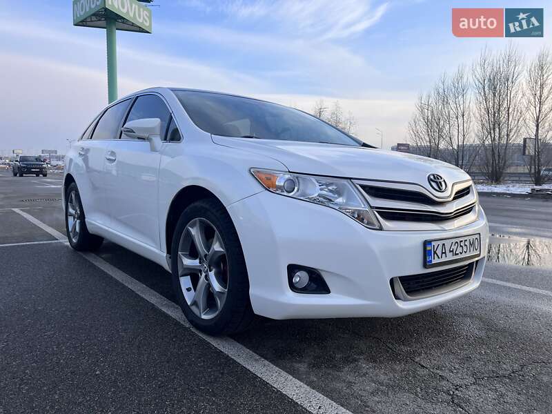 Позашляховик / Кросовер Toyota Venza 2013 в Києві