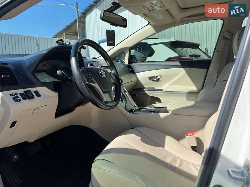 Позашляховик / Кросовер Toyota Venza 2013 в Києві