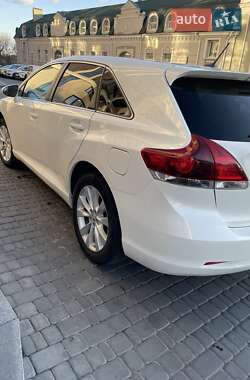 Позашляховик / Кросовер Toyota Venza 2013 в 