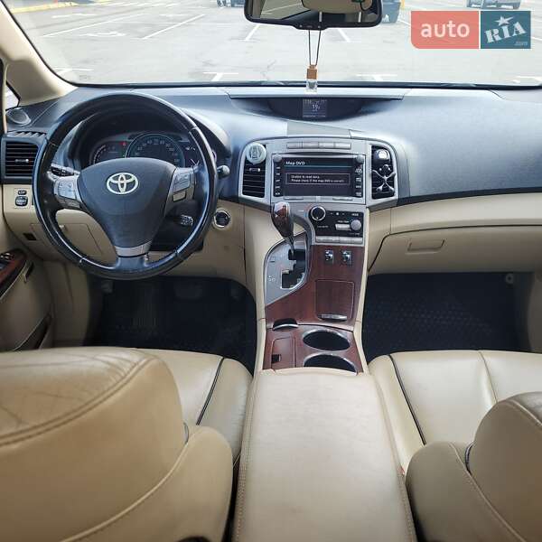 Позашляховик / Кросовер Toyota Venza 2010 в Кам'янському