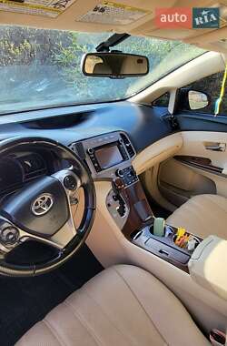 Позашляховик / Кросовер Toyota Venza 2013 в 