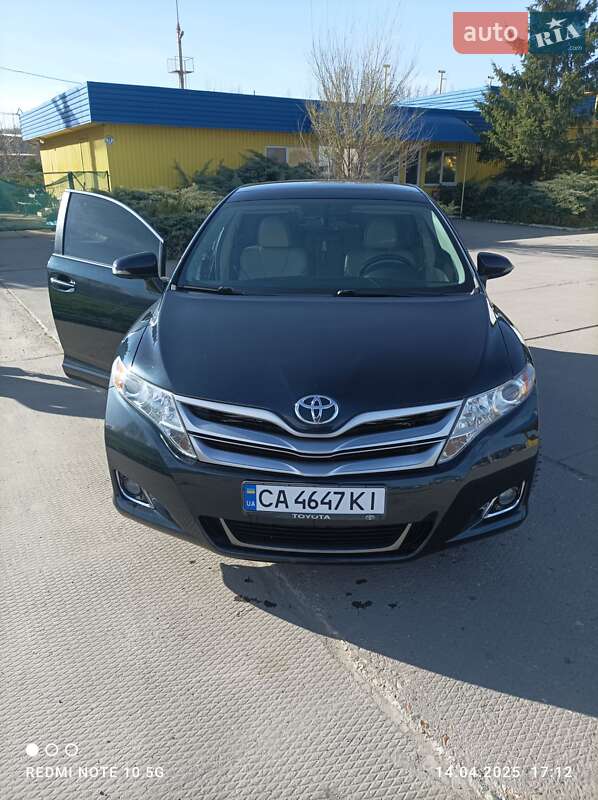 Внедорожник / Кроссовер Toyota Venza 2014 в 