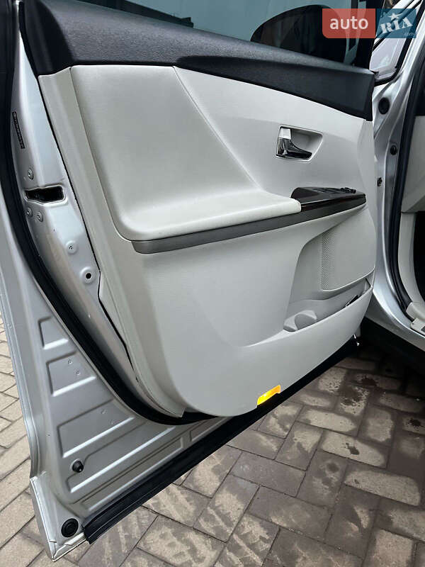 Внедорожник / Кроссовер Toyota Venza 2010 в Кривом Роге