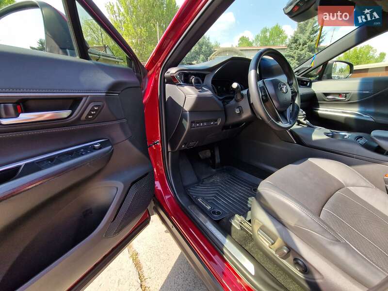 Позашляховик / Кросовер Toyota Venza 2021 в Дніпрі