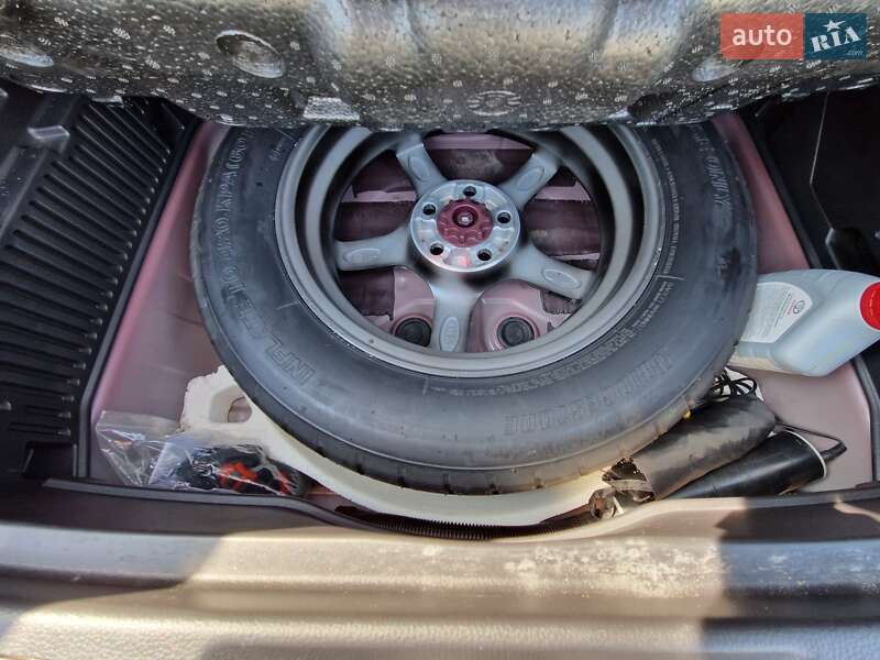 Позашляховик / Кросовер Toyota Venza 2021 в Дніпрі