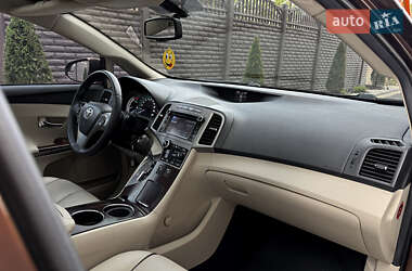 Позашляховик / Кросовер Toyota Venza 2014 в 