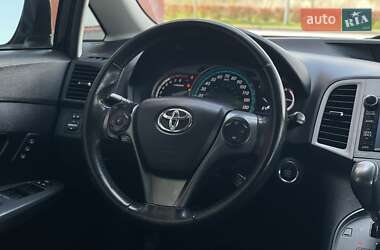 Позашляховик / Кросовер Toyota Venza 2013 в 