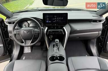 Позашляховик / Кросовер Toyota Venza 2024 в 