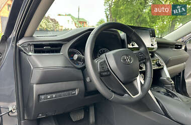 Позашляховик / Кросовер Toyota Venza 2021 в 