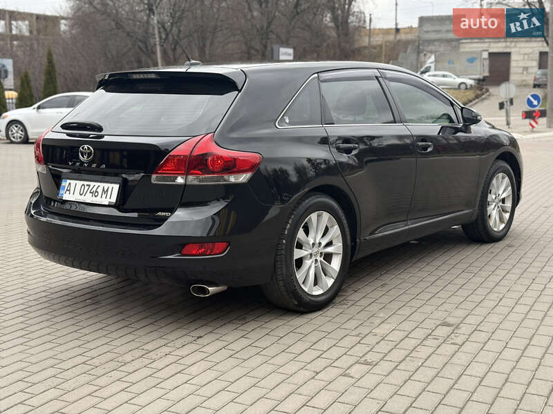 Позашляховик / Кросовер Toyota Venza 2014 в Рівному