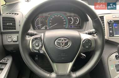 Позашляховик / Кросовер Toyota Venza 2013 в 